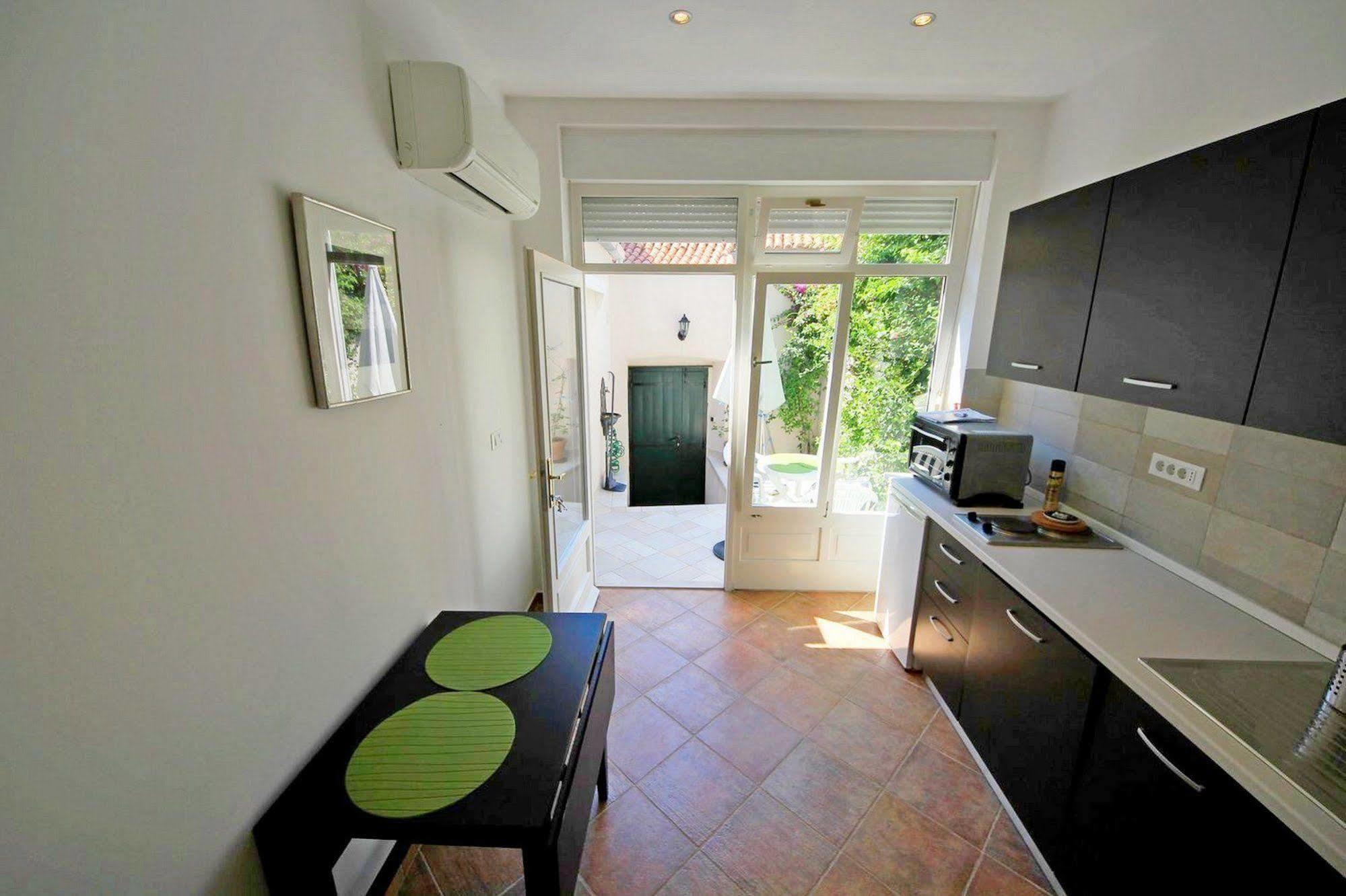 Dubrovnik Center Apartment Екстер'єр фото